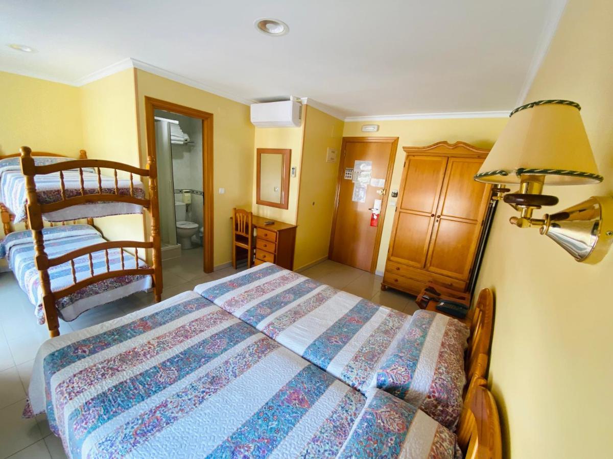 Hostal L'Anfora Дения Екстериор снимка