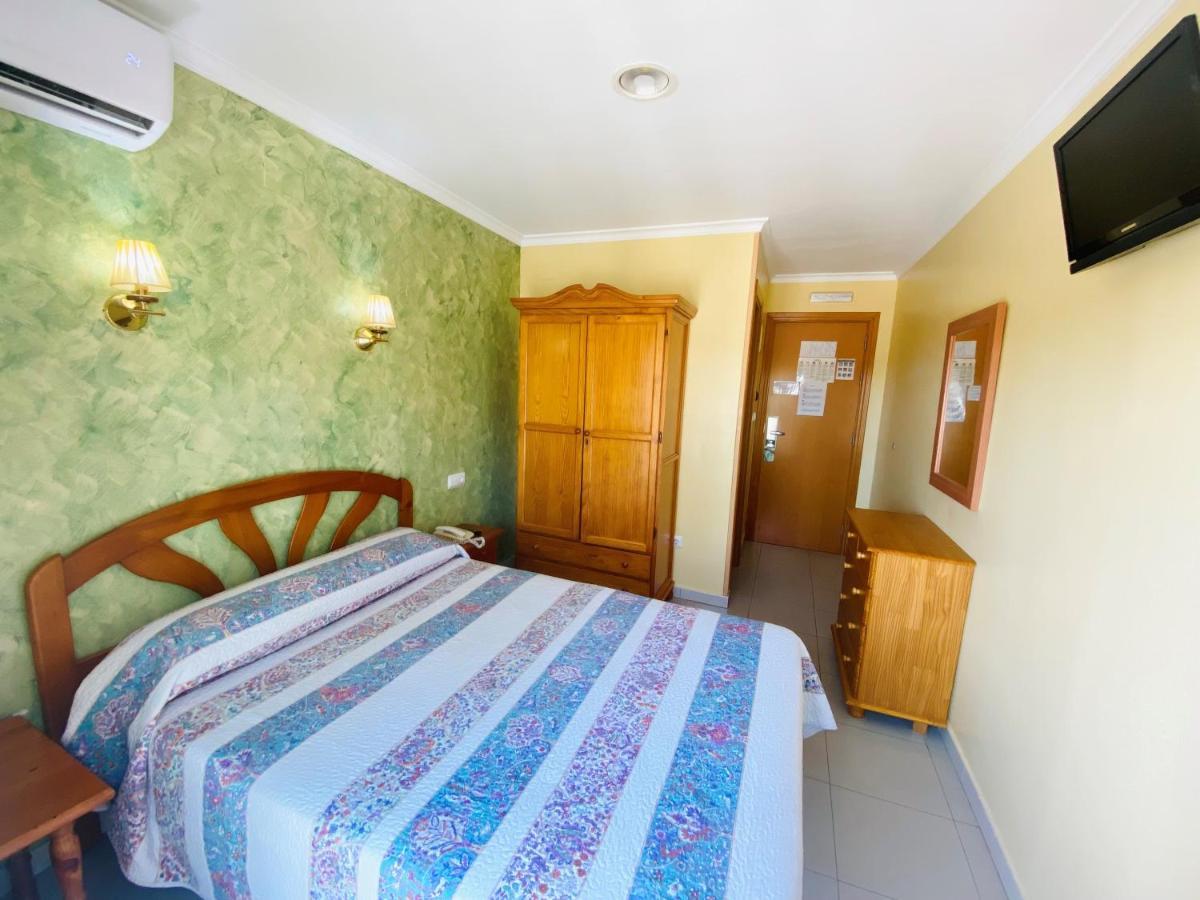 Hostal L'Anfora Дения Екстериор снимка