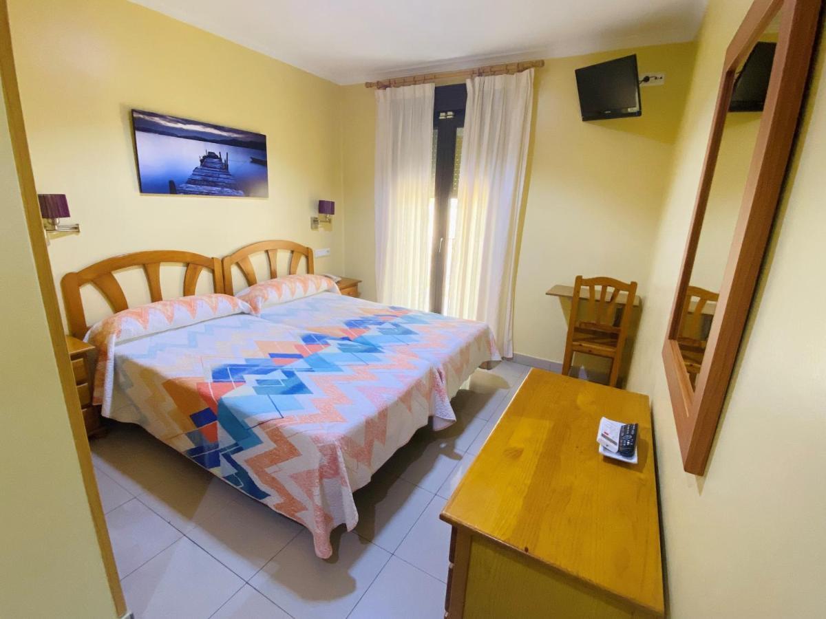 Hostal L'Anfora Дения Екстериор снимка