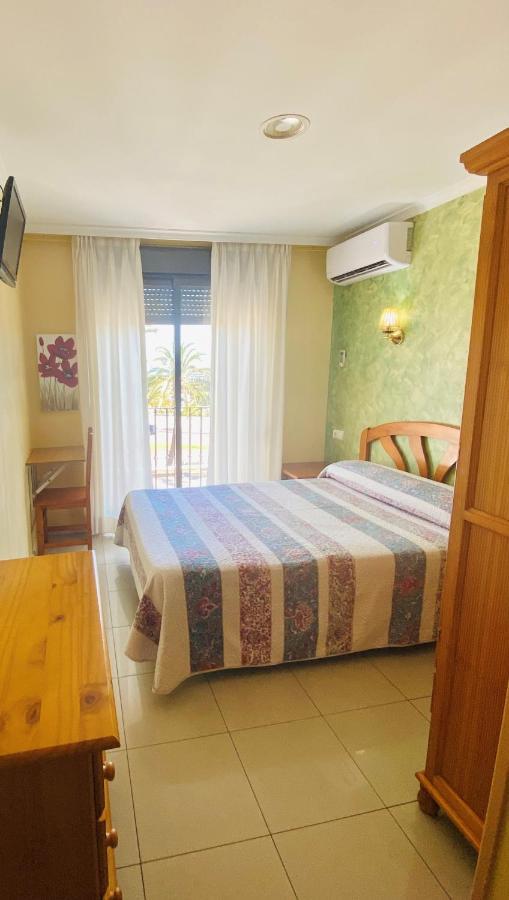 Hostal L'Anfora Дения Екстериор снимка