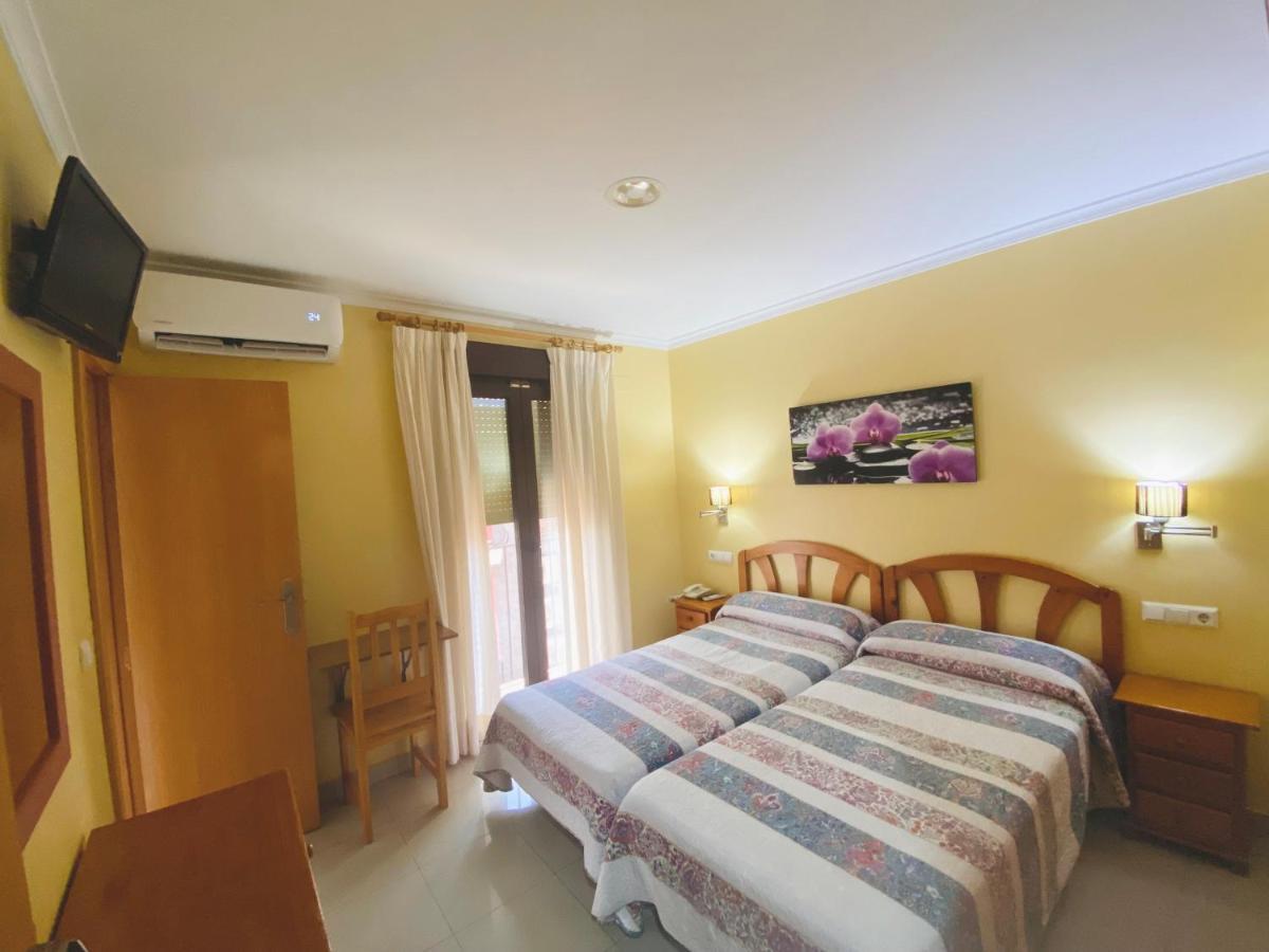 Hostal L'Anfora Дения Екстериор снимка