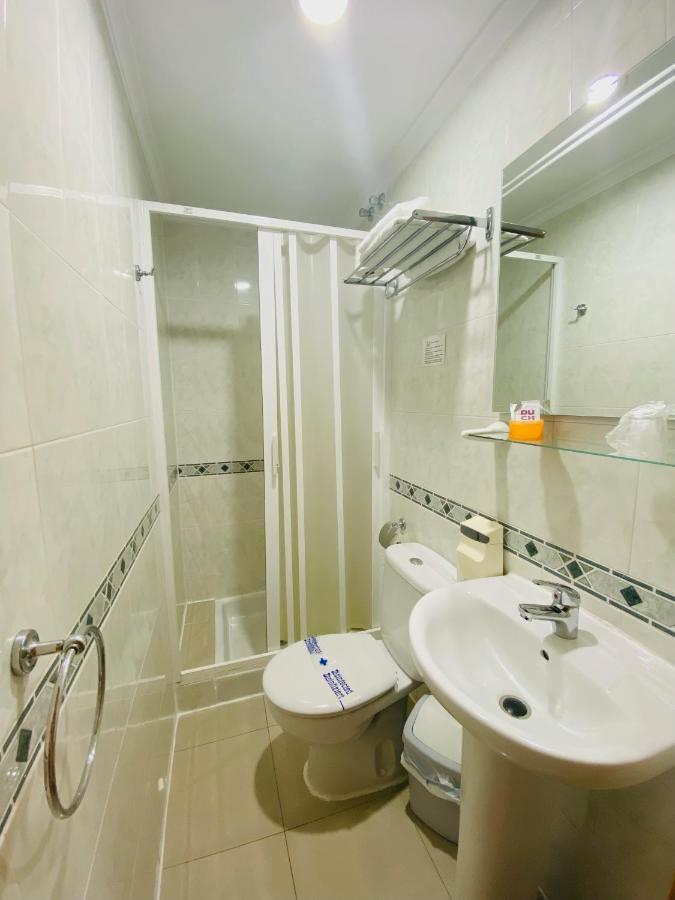 Hostal L'Anfora Дения Екстериор снимка