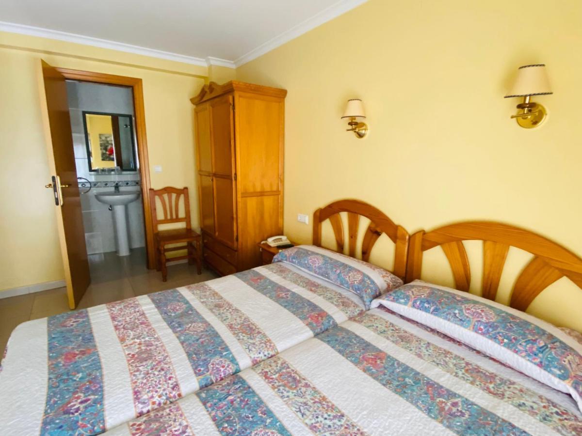 Hostal L'Anfora Дения Екстериор снимка