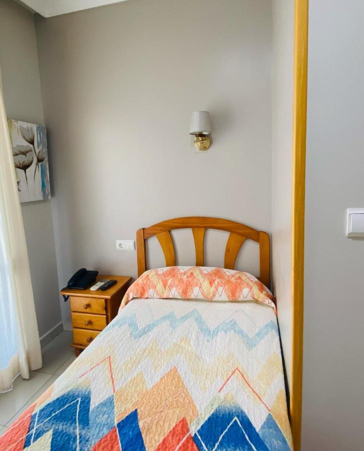 Hostal L'Anfora Дения Екстериор снимка